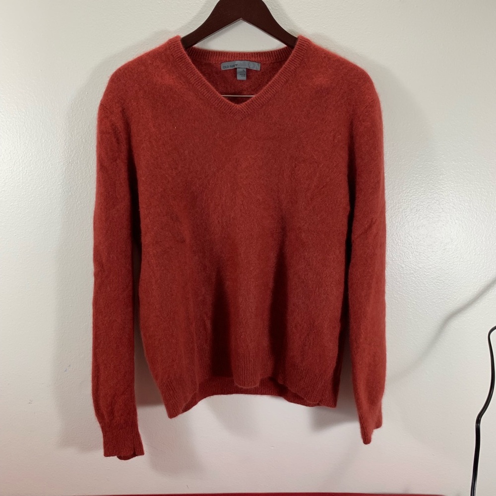 Old Navy Men’s XL Red V-Neck Sweater